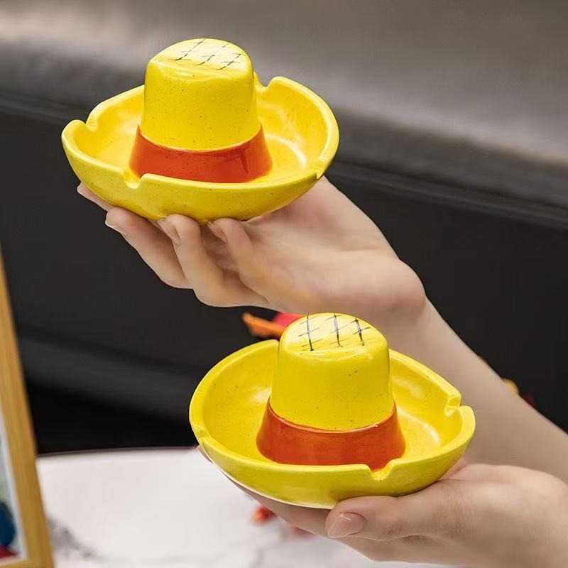 One Piece Straw Hat - One Piece Luffy สองมิติอะนิเมะอุปกรณ์ต่อพ่วงสร้างสรรค์หมวกฟางรูปร่างห้องนั่งเล่น ashtray เดสก์ท็อปเครื่องประดับตกแต่ง